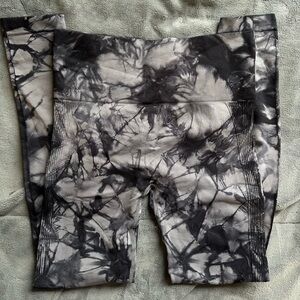 Grey and black gym leggings